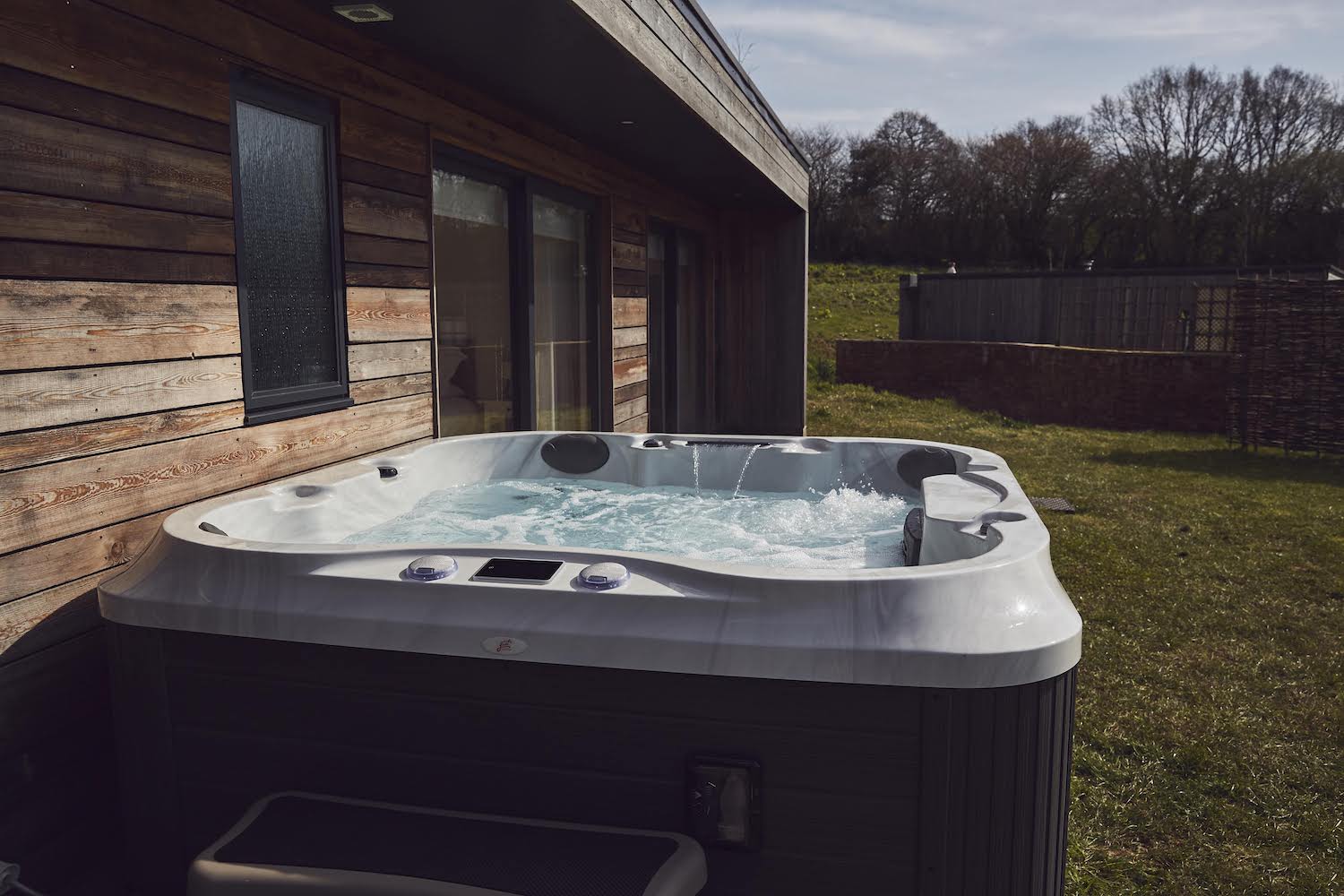 Hot tub maintenance essentials: top tips for clean and clear hot tub water